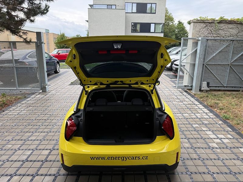 Mini Cooper SE, Hatchback, 135 kW - fotka 29 z 33