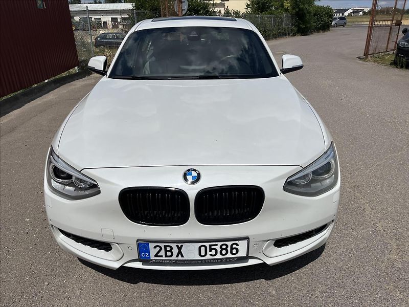 BMW Řada 1 2,0 120d AUTOMAT HARMAN NAVI - fotka 2 z 44