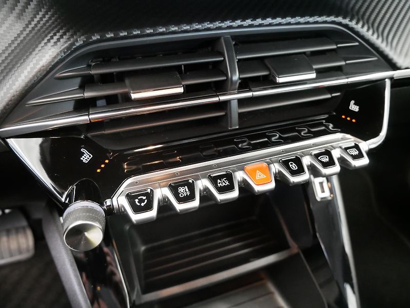 Peugeot 2008 - fotka 21 z 25
