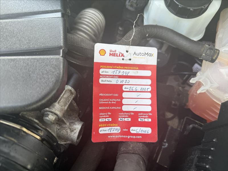Opel Astra 1,6 CDTi - fotka 28 z 28