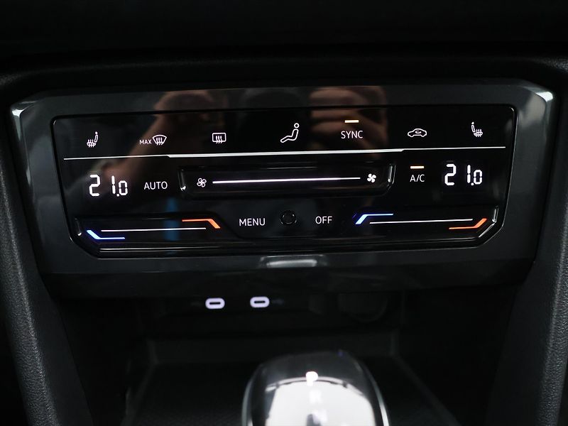 Volkswagen Tiguan Allspace 1,5 TSI 110kW DSG CZ Life DPH - fotka 16 z 24