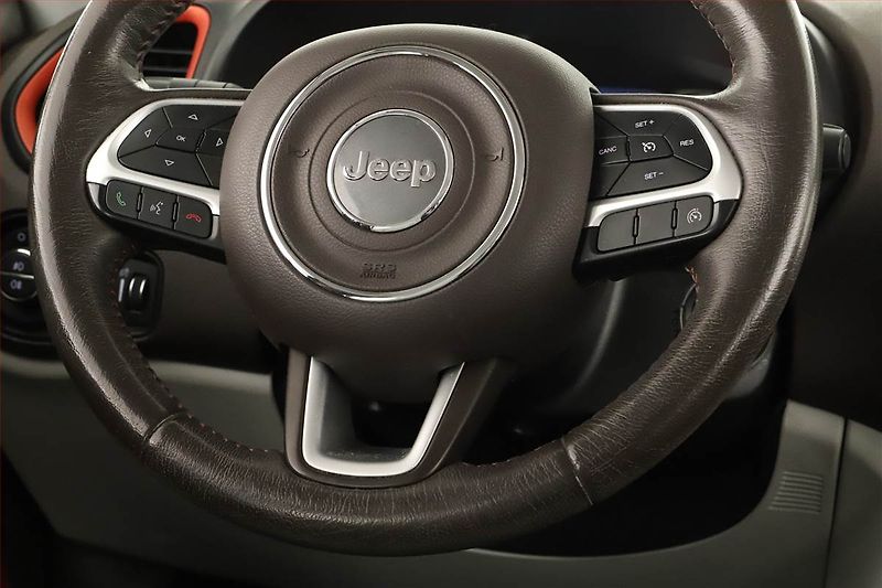 Jeep Renegade (2017) 1.4 MultiAir, 4X4, Automat - fotka 15 z 18