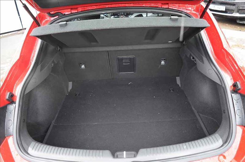Hyundai i30 (2024) 1,5T--GDI FASTBACK - fotka 18 z 18