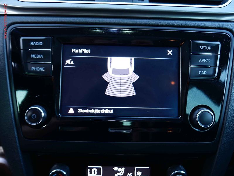 Škoda Rapid (2018) 1.0 TSI, ČR, AC, panor. - fotka 12 z 18