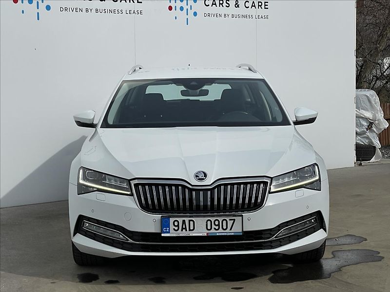 Škoda Superb 2,0 TDI DSG Combi Style Extra - fotka 22 z 24