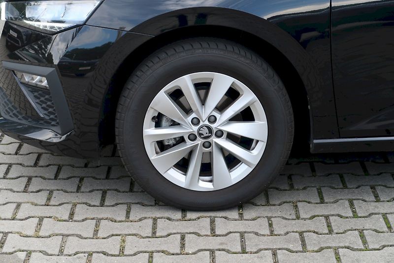 Škoda Scala (2025) Selection 1.0 TSI 85 kW - fotka 11 z 23