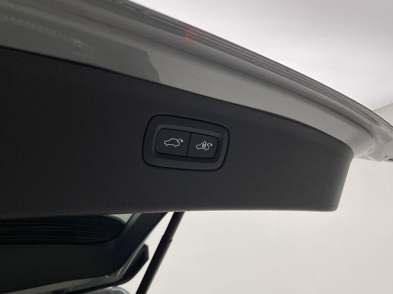 Volvo XC90 (2026) B5 AWD BLACK EDITION PLUS 7m - fotka 21 z 69