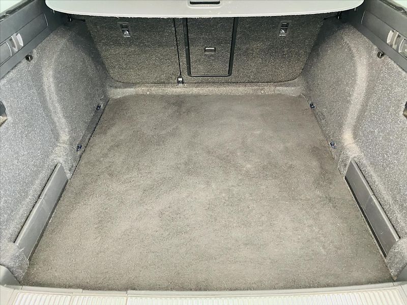 Škoda Superb 2,0 TDI 110kW DSG Style - fotka 25 z 25