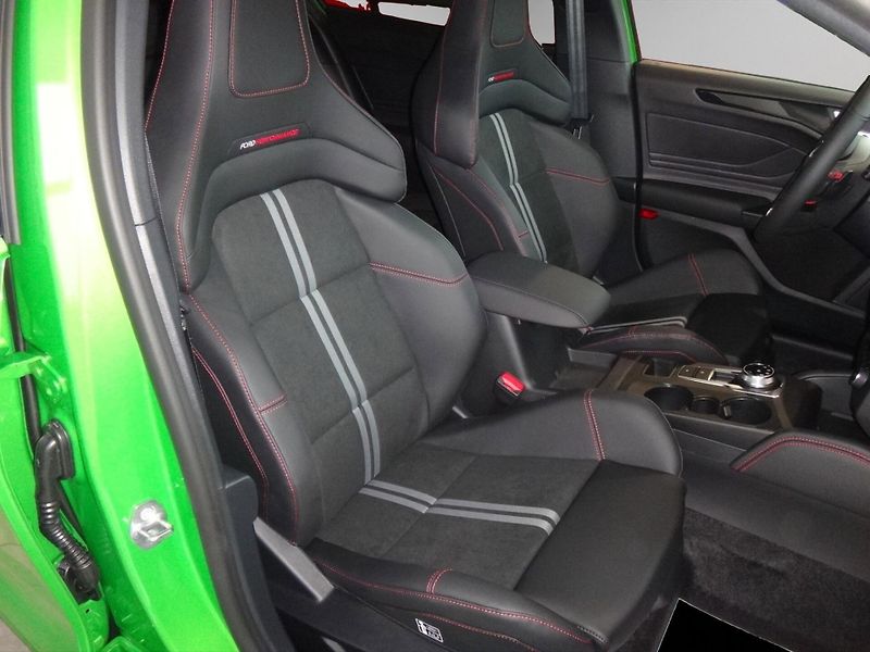 Ford Focus (2022) ST X hatchback 2.3EcoBoost206k - fotka 12 z 23