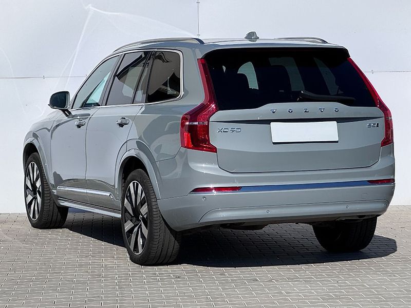 Volvo XC90 Plus Bright B5 AWD 173kW - fotka 10 z 31