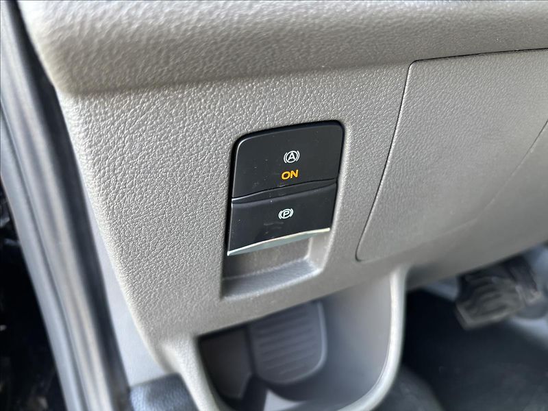 Ford Transit 2,0 EcoBlue L2H3 96kW KombiVan - fotka 22 z 38