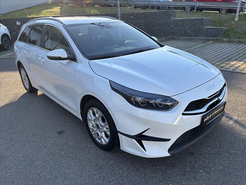 Kia Ceed 1,5 TGDi TOP ZÁRUKA NAVI KAMER - fotka 7 z 41