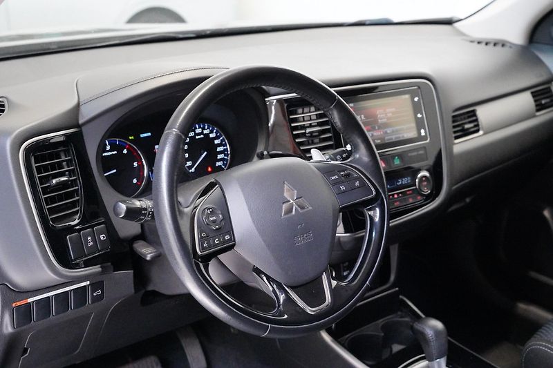 Mitsubishi Outlander - fotka 15 z 28