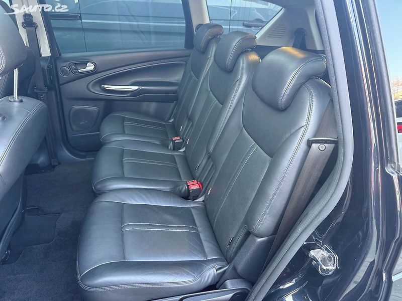 Ford S-MAX 2,2 TDCI 147kW 7míst - fotka 33 z 38