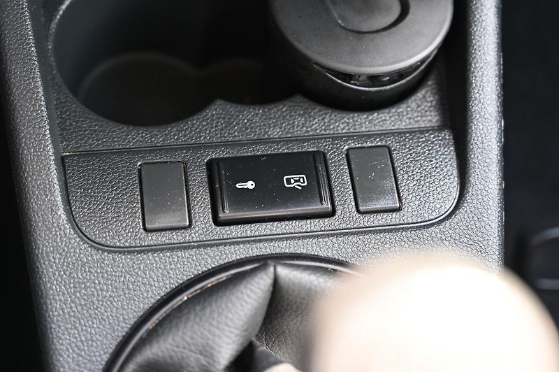 Škoda Fabia 1.4 16V 63KW Special 3/2011  - fotka 14 z 40