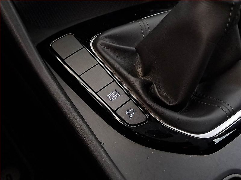 Hyundai Tucson (2021) 1.6 T-GDI - fotka 17 z 19