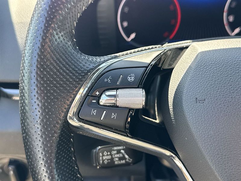 Škoda Karoq (2022) 2.0 TDI Sportline - fotka 15 z 35