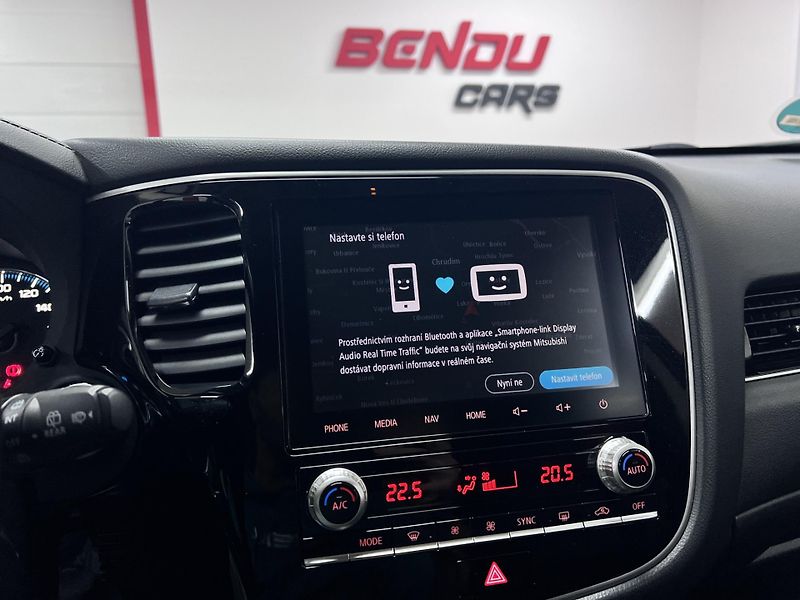 Mitsubishi Outlander 2.4 PHEV 165 kW, 4x4, 2020 - fotka 29 z 38