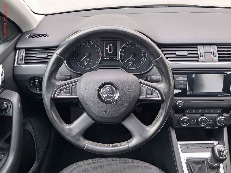 Škoda Octavia (2014) 2.0 TDi, 2.maj,ČR, Style - fotka 11 z 16
