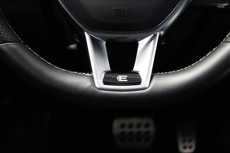 Renault Arkana 1,6 E-TECH Engeneering - fotka 17 z 42