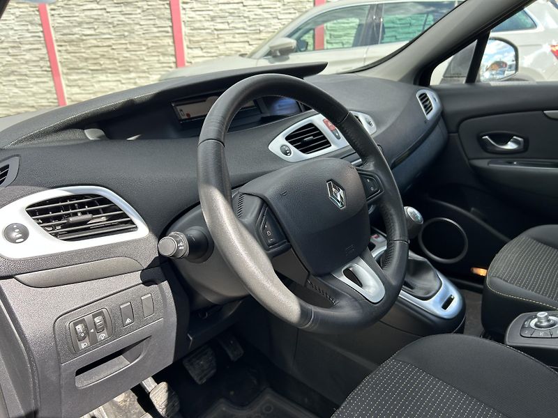 Renault Scénic (2010) 1.5 DCi 78 KW servisni kniha - fotka 13 z 29