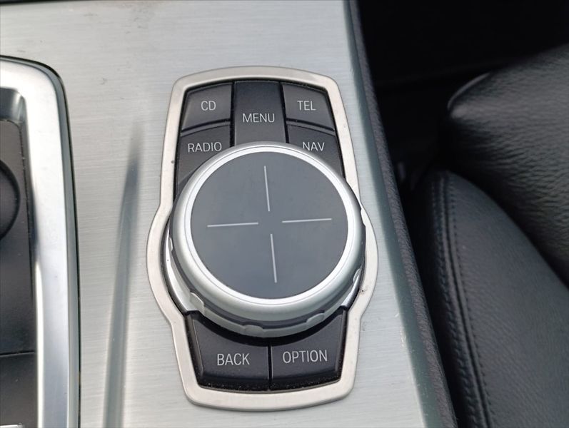 BMW Řada 5 3,0 530d Aut., Navi Kůže Tažné - fotka 37 z 45