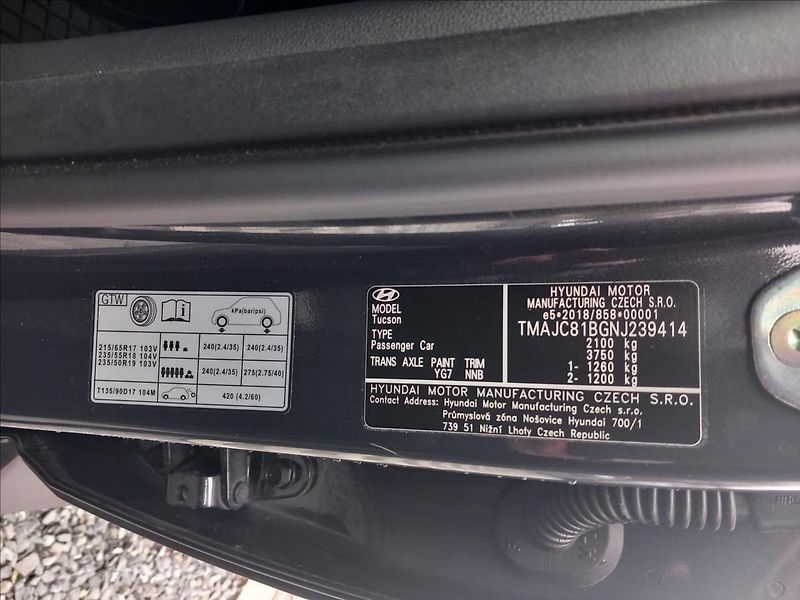 Hyundai Tucson 1,6 T-GDI MHEV SMART DCT - fotka 18 z 22