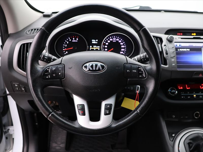 Kia Sportage 1,7 CRDi 85kW Fifa WorldCup CZ - fotka 17 z 30