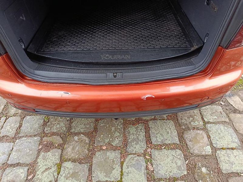 Volkswagen Touran (2010) - fotka 9 z 21
