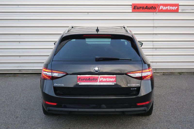 Škoda Superb (2017) 2.0 TDI 140kW 4x4 L&K DSG - fotka 3 z 50