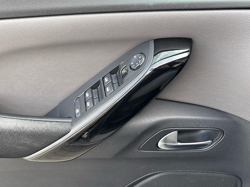Citroën Grand C4 SpaceTourer (2019) 1.2 PureTech 130 MAN6 - fotka 29 z 40