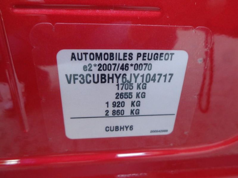 Peugeot 2008 1.6 BlueHDI ACTIVE 73 kW - fotka 30 z 30
