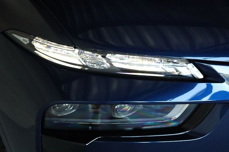 BMW X7 40d xDrive, B&W, Executive - fotka 11 z 43