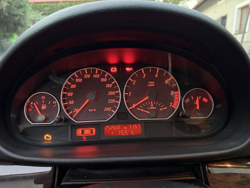 BMW Řada 3 (2001) - fotka 10 z 18