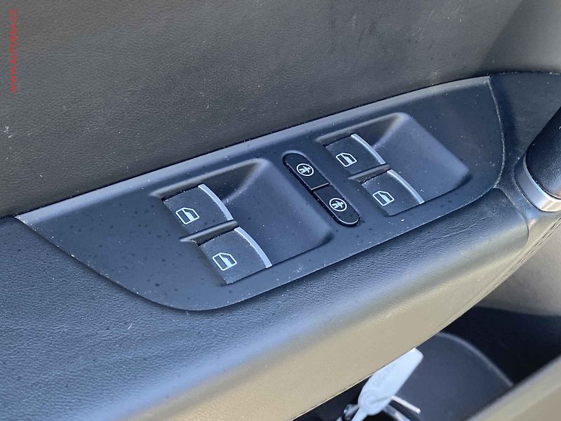 Volkswagen Touareg (2015) 3.0 TDi V6 4x4, Highline - fotka 11 z 20