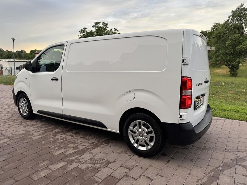Peugeot Expert (2021) 2.0 150 koní - fotka 5 z 16