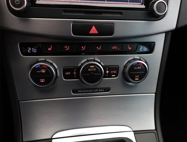 Volkswagen CC (2014) R-line 2.0 TDI, 4X4, ČR,1.maj - fotka 10 z 18