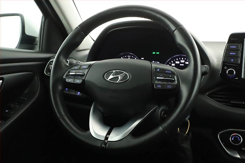 Hyundai i30 (2021) 1.5 DPI, Serv.kniha - fotka 17 z 18
