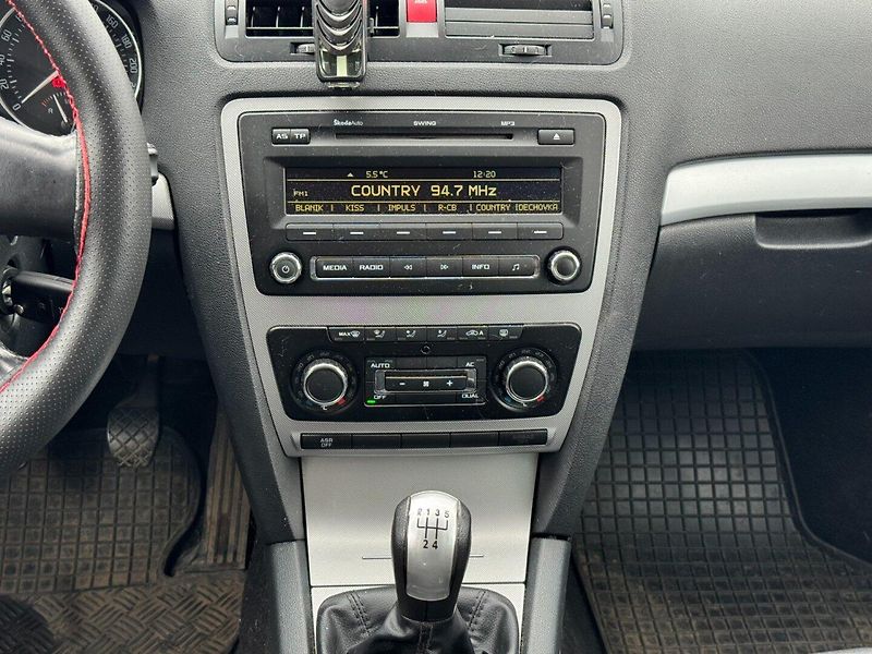 Škoda Octavia (2010) 1.6 TDI 77kW - fotka 22 z 29