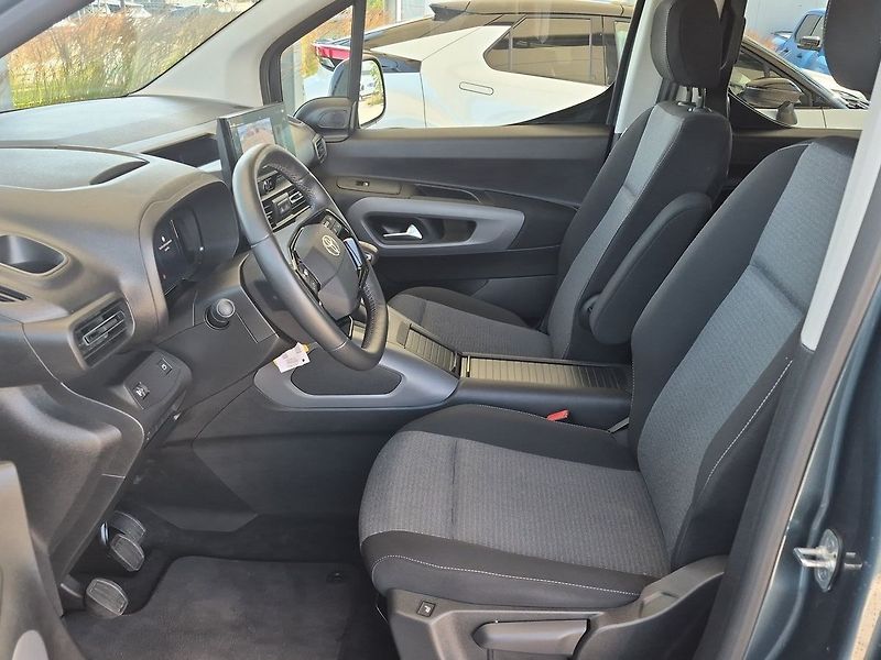Toyota ProAce City Verso Family  1.5L 130 - 6 MT  Famil - fotka 11 z 26