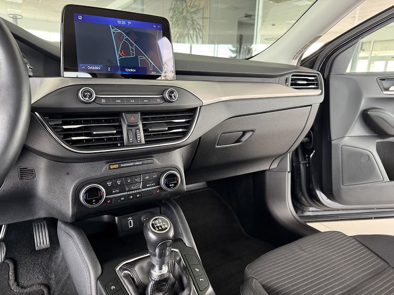 Ford Focus 1,0EcoBoost 92kW - fotka 20 z 35