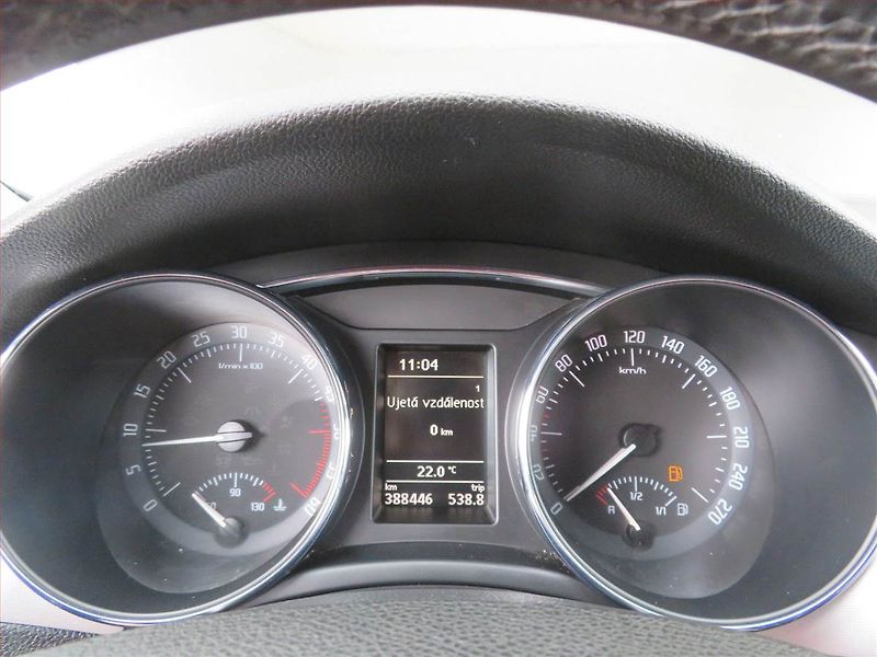 Škoda Superb (2010) 2.0 TDI, 4X4, Navi, Xenony - fotka 11 z 15