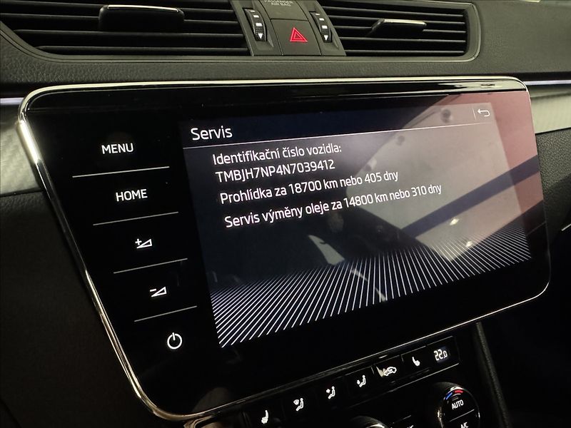 Škoda Superb 2,0 TDi  Sportline LED Virtual - fotka 33 z 48