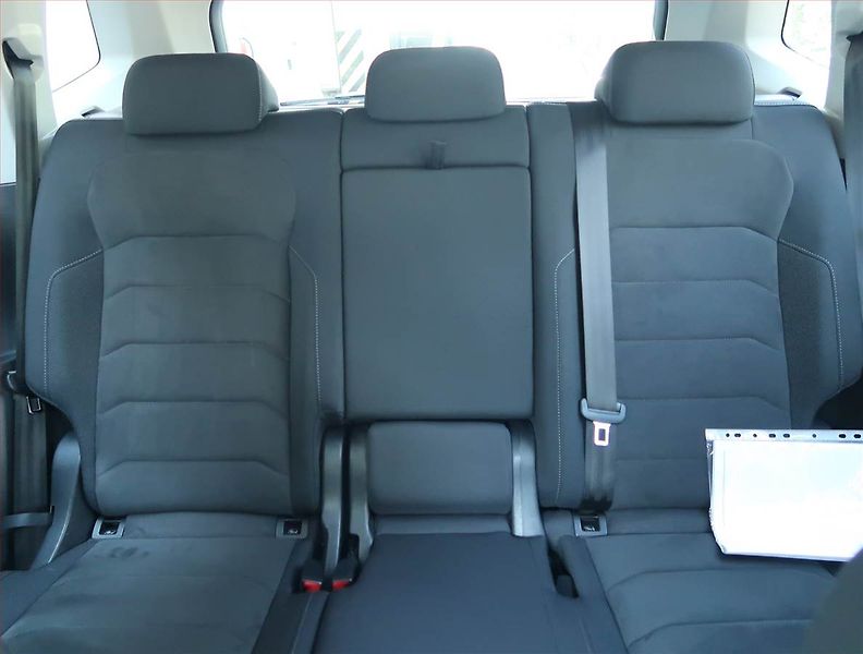 Volkswagen Tiguan Allspace (2022) Elegance 2.0 TDI - fotka 10 z 19