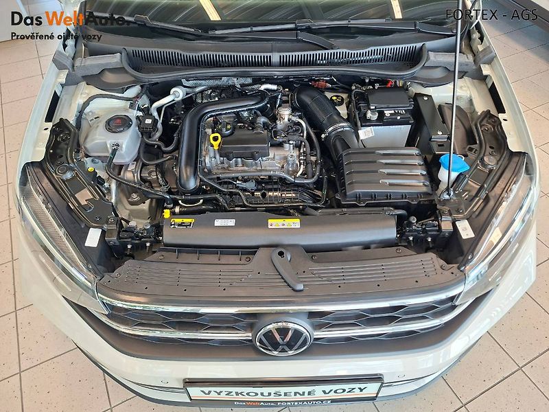 Volkswagen Taigo (2022) 1.0 TSI,81kW,Park.kamera - fotka 25 z 27