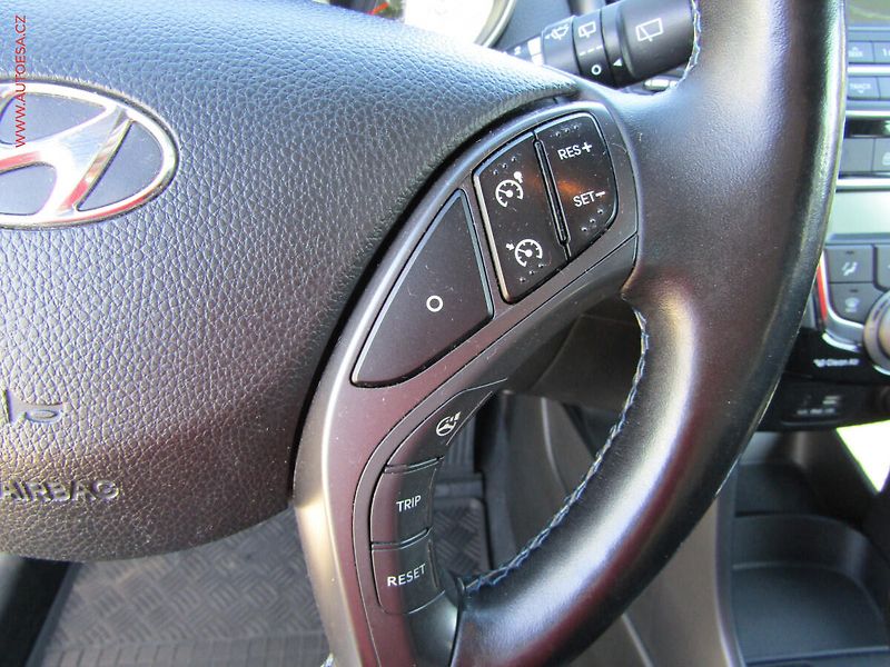 Hyundai i30 (2016) 1.6GDi, ČR, AC - fotka 15 z 22