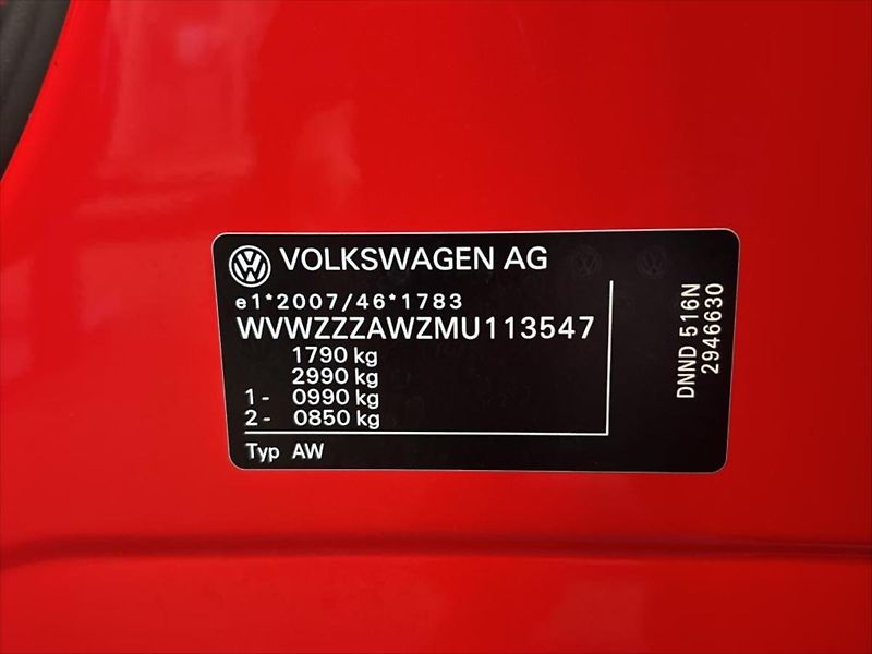 Volkswagen Polo 2,0 GTI,DSG,KAMERA,LED - fotka 28 z 28