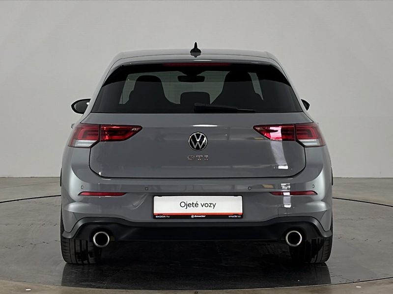 Volkswagen Golf GTI DSG - fotka 17 z 29