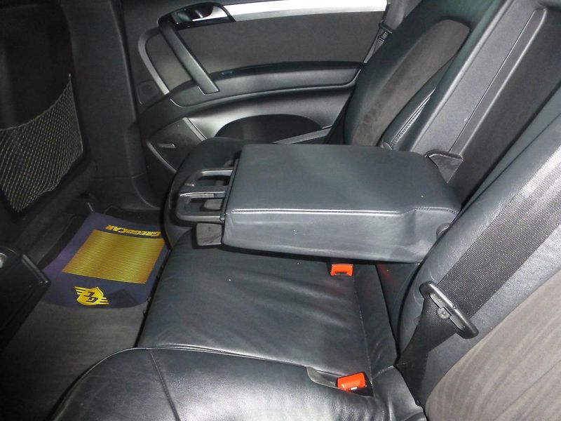 Audi Q7 (2010) 3,0TDI*XENONY**NAVI**VZDUCH** - fotka 17 z 28