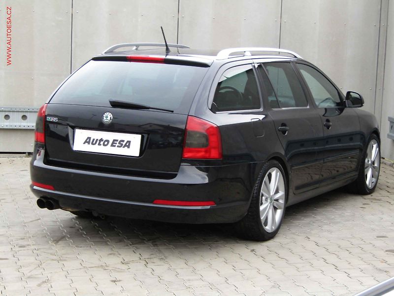 Škoda Octavia (2012) 2.0 TSi, RS, DSG, xenon, TZ - fotka 4 z 19